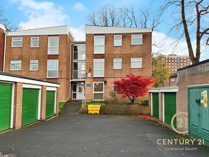 2 Bedroom Flat To Rent In Rockmount Close, Woolton, Liverpool, L25