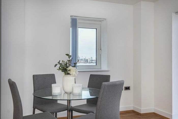 1 Bedroom Flat To Rent In Mast Quay, London, SE18