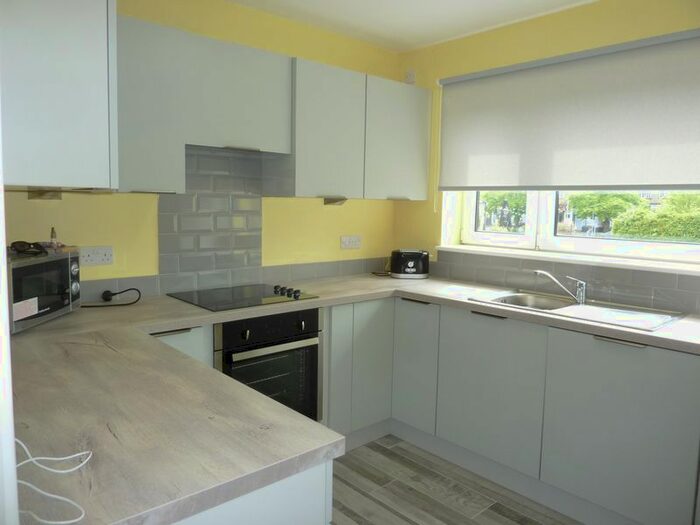 2 Bedroom Flat To Rent In Brentwood Close, London, SE9