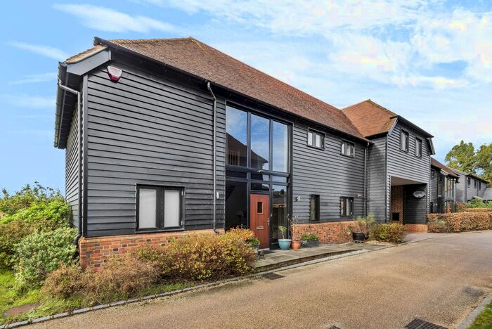 4 Bedroom Flat To Rent In Home Farm Place, Merstham, Redhill, RH1
