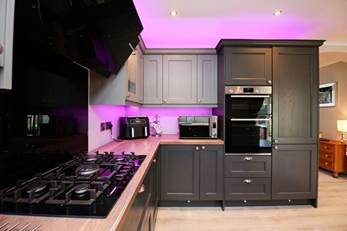 5 Bedroom Detached House For Sale In Sandpiper Drive, Uttoxeter, ST14