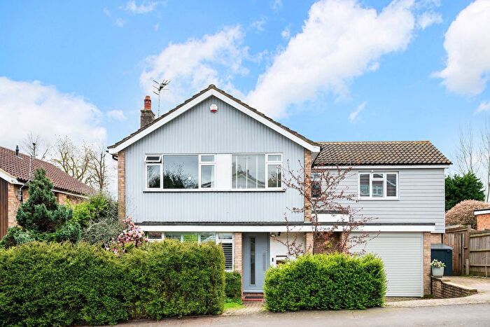 4 Bedroom Detached House For Sale In Coniston Way, Reigate, RH2