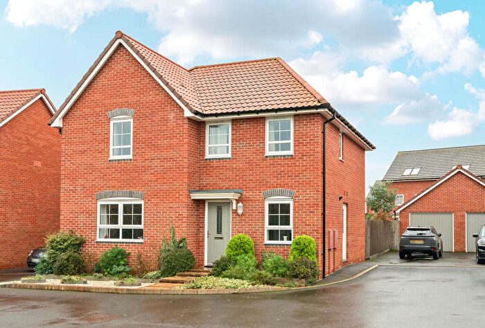 4 Bedroom Detached House For Sale In Clover Leaze, Coalpit Heath, Bristol, Gloucestershire, BS36