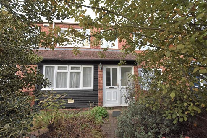 3 Bedroom Terraced House To Rent In Amersham Road, Reading, RG4