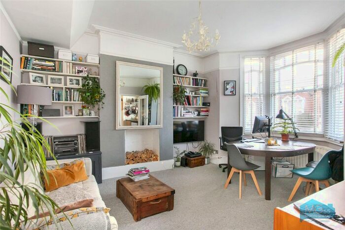 2 Bedroom Flat To Rent In Cecile Park, Crouch End N8
