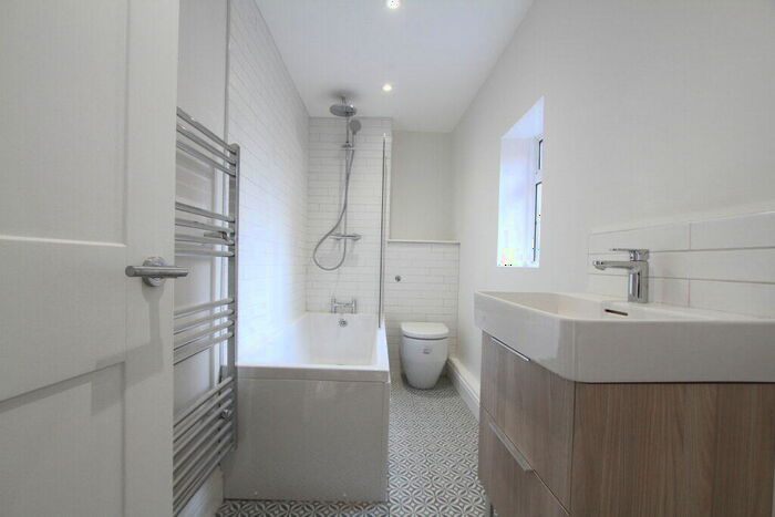 2 Bedroom Apartment To Rent In Butchers Row, Banbury, Oxon, OX16