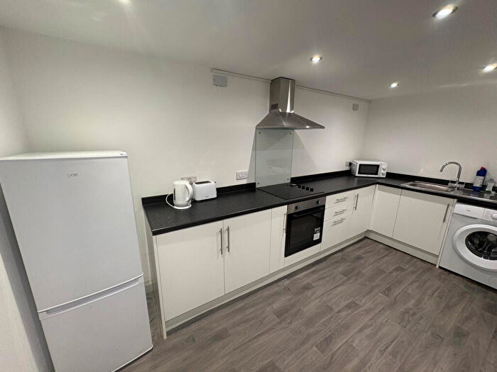 1 Bedroom Flat To Rent In W Apart Hotel, Rochdale Road, Oldham, Lancashire, OL3