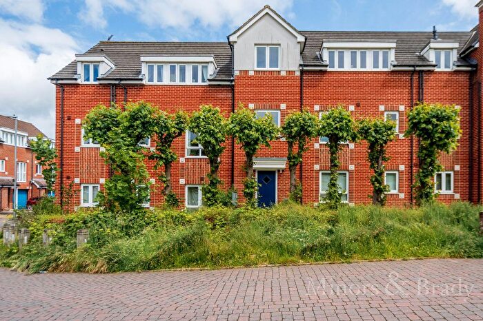2 Bedroom Flat For Sale In Crome Road, Norwich, NR3