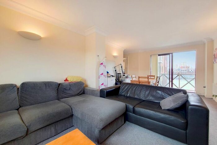 2 Bedroom Flat To Rent In William Morris Way, Sands End, London, SW6