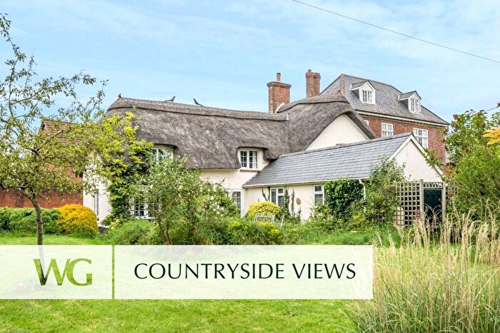 4 Bedroom Link Detached House For Sale In Farringdon, Exeter, EX5