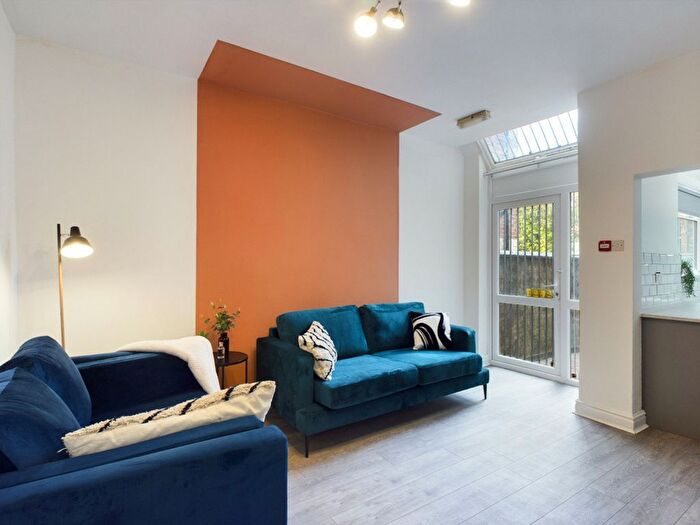 7 Bedroom Semi Detached House To Rent In Ruskin Avenue, Manchester, M14