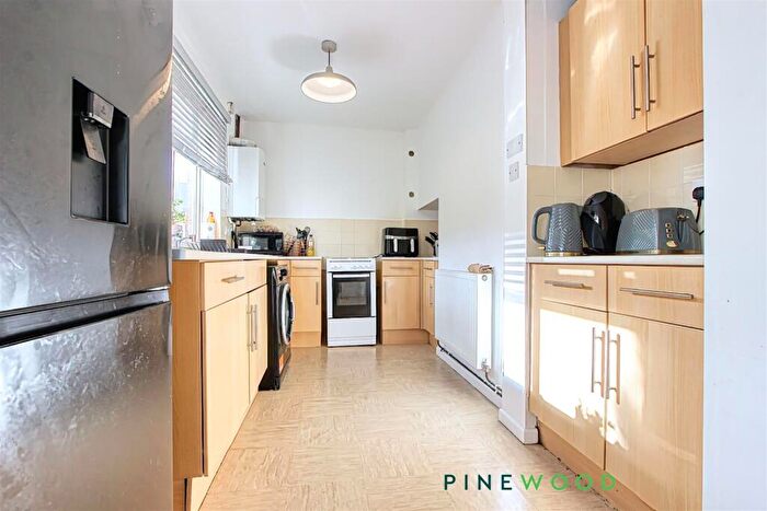 2 Bedroom Semi-Detached House For Sale In Scarsdale Crescent, Brimington, Chesterfield, Derbyshire, S43