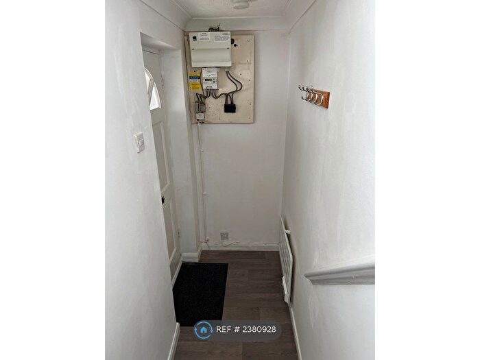 2 Bedroom Flat To Rent In High Street, Maldon, CM9