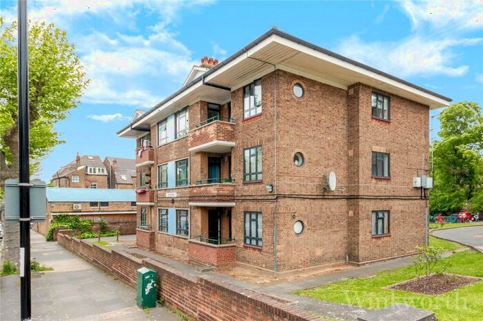 4 Bedroom Apartment To Rent In Cypress House, Erlanger Road, London, SE14