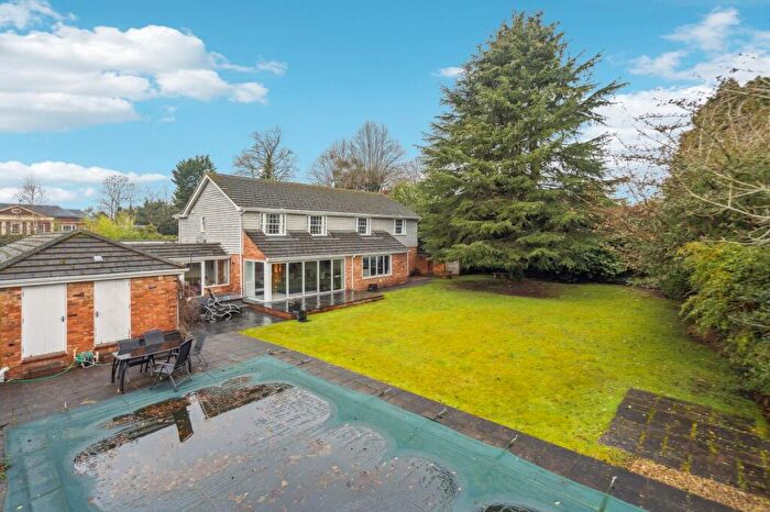 5 Bedroom Detached House For Sale In Blyton Close, Beaconsfield, HP9