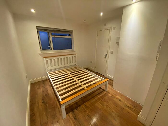 Studio To Rent In Flaxton Road, London, SE18