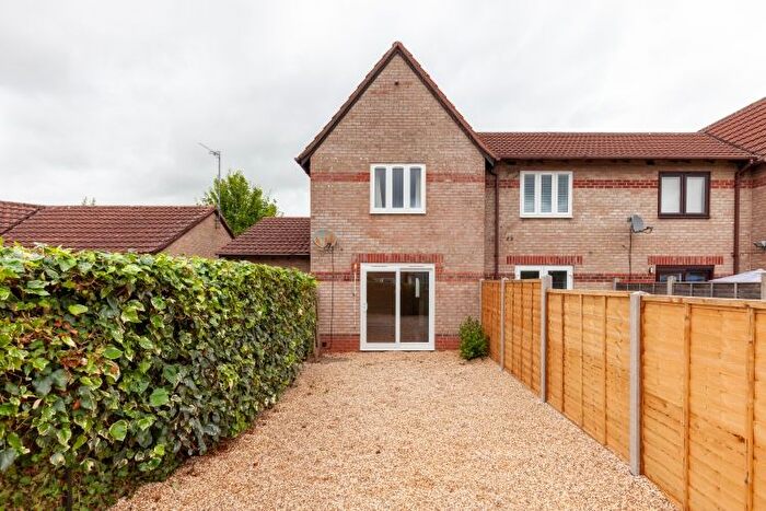 2 Bedroom End Of Terrace House To Rent In Spruce Drive, Bicester, OX26