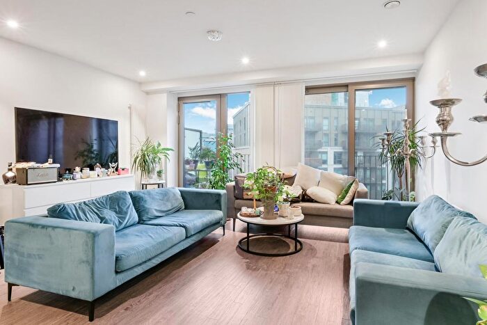 3 Bedroom Flat For Sale In Western Gateway, London, E16