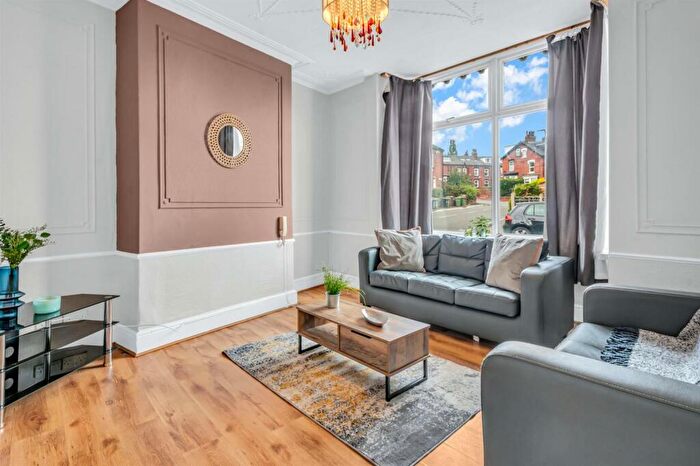 4 Bedroom House To Rent In Beechwood Road, Burley, LS4