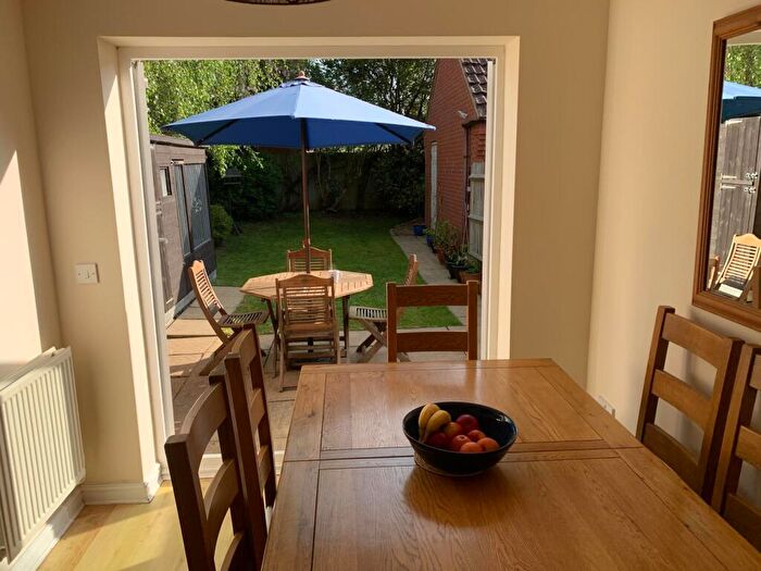 3 Bedroom End Of Terrace House For Sale In Brindles Close, Buckingham, MK18