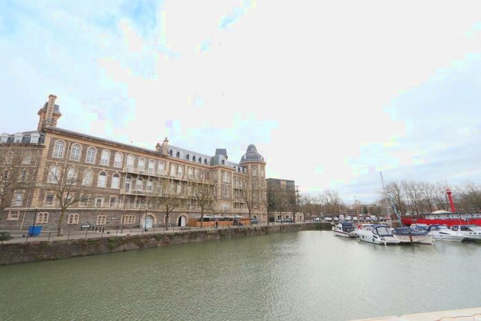 2 Bedroom Apartment To Rent In Guinea Street, Bristol, BS1