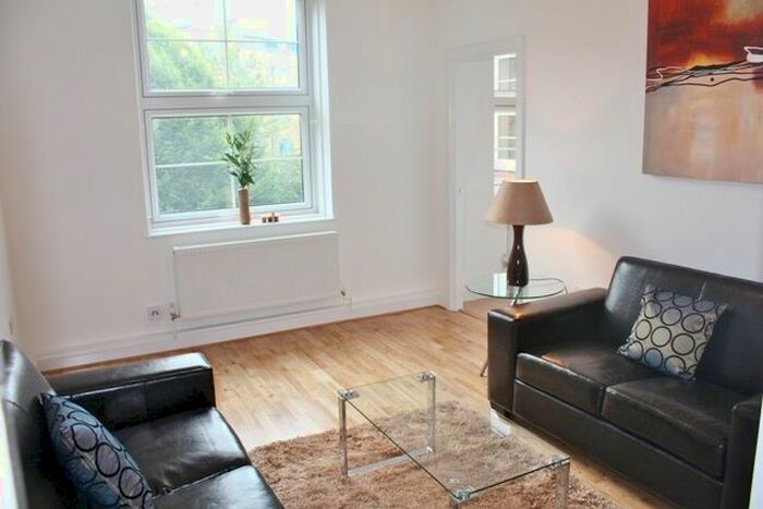 2 Bedroom Flat To Rent In Matilda House, St Katharines Way, E1W