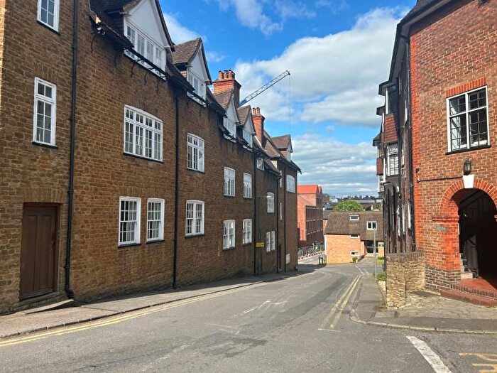 2 Bedroom Flat To Rent In Portsmouth Road, Guildford, GU2