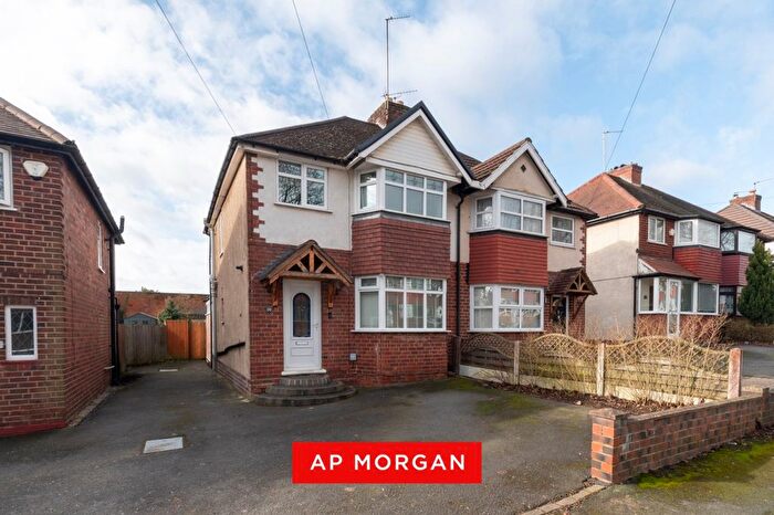 3 Bedroom Semi Detached House For Sale In Olton Croft, Birmingham, West Midlands, B27