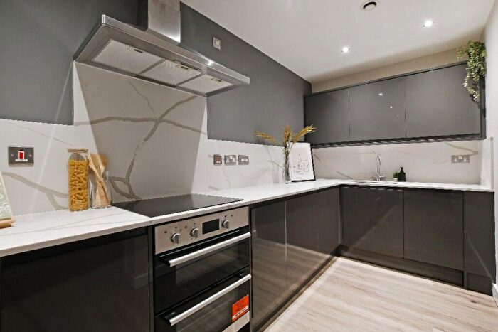 4 Bedroom Apartment To Rent In Broomgrove Apartments, Broomgrove Road, Sheffield, S10