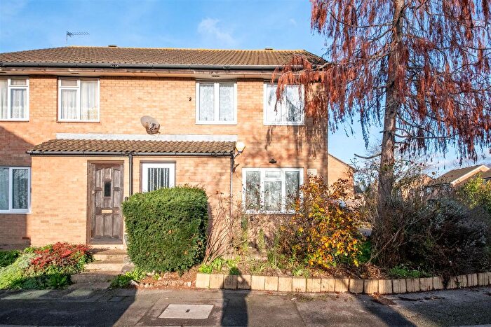 1 Bedroom Maisonette For Sale In Triandra Way, Hayes, UB4
