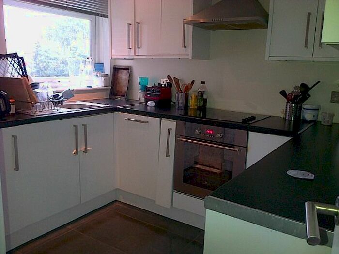 2 Bedroom Flat To Rent In Waldronhyrst, South Croydon, CR2