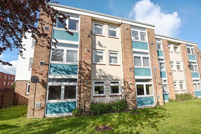 2 Bedroom Apartment To Rent In Cress Hill, Oxford, OX3