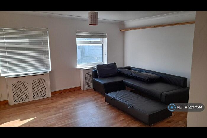 1 Bedroom Flat To Rent In Townsend Lane, Old Woking, Woking, GU22