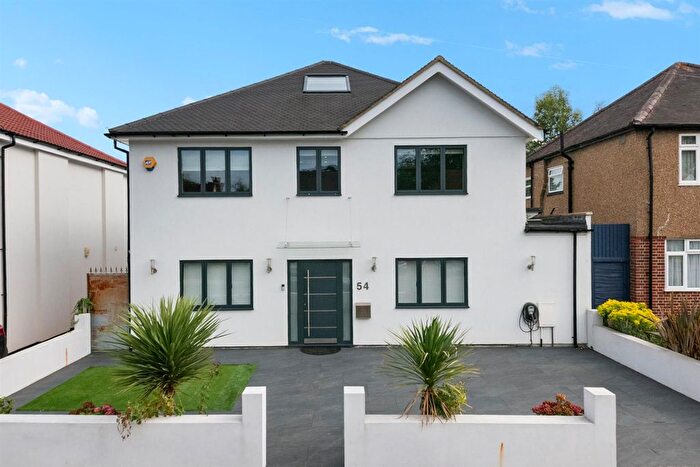 6 Bedroom Detached House For Sale In Lime Grove, Ruislip, HA4