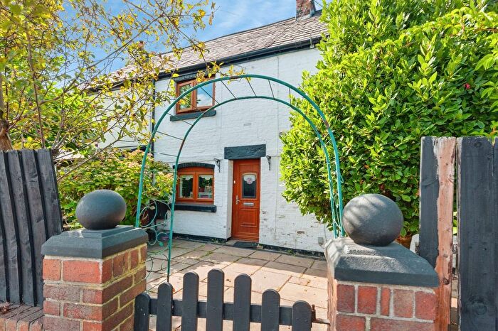 3 Bedroom End Terrace House For Sale In Whitefield Lane, Tarbock Green, Prescot, Merseyside, L35