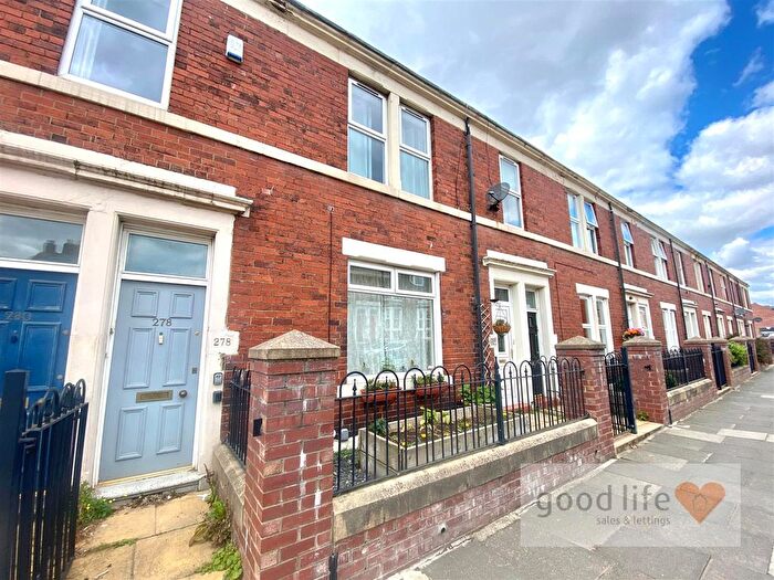 3 Bedroom Flat To Rent In Saltwell Road, Gateshead, NE8