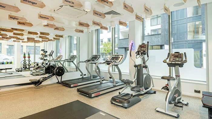 Studio To Rent In Long Street, London, E2