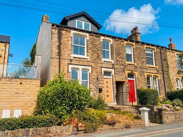 3 Bedroom Semi-Detached House For Sale In Lane Side, Huddersfield, HD5