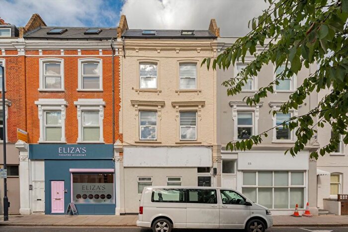 2 Bedroom Flat For Sale In Blythe Road, Shepherds Bush, W14