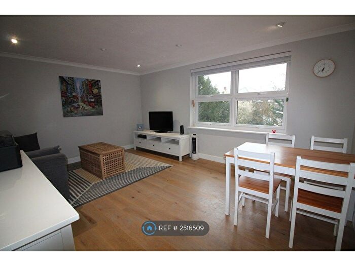 2 Bedroom Flat To Rent In Dartmouth Road, London, SE26