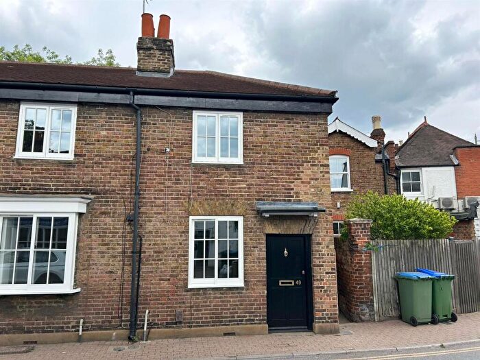 1 Bedroom End Of Terrace House For Sale In High Street, Thames Ditton, KT7
