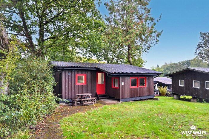 3 Bedroom Chalet For Sale In Cenarth, Newcastle Emlyn, SA38