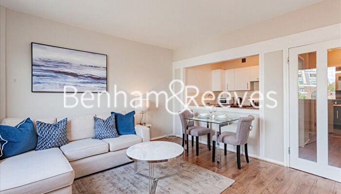 1 Bedroom Flat To Rent In Luke House, Westminster, SW1P