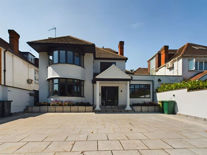 1 Bedroom Flat For Sale In Brondesbury Park, London, NW6