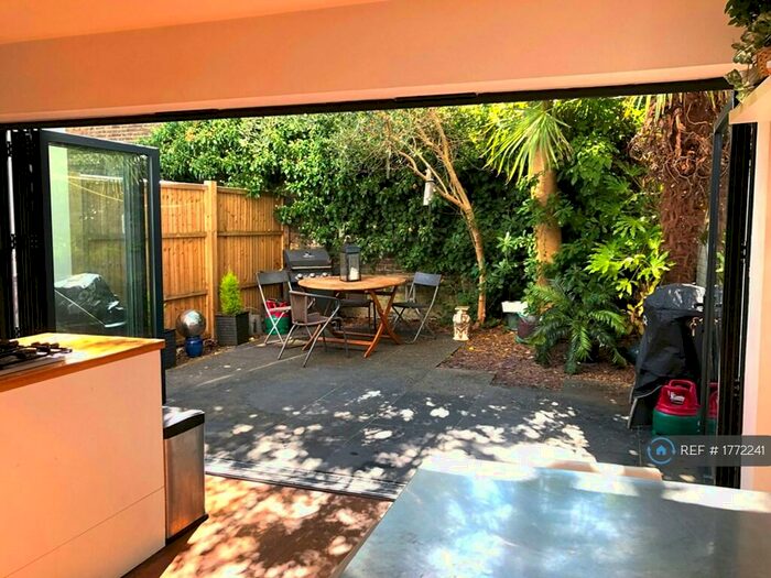 1 Bedroom Flat To Rent In Clapham Junction, London, SW11