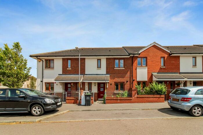 3 Bedroom Terraced House To Rent In Ferguson Avenue, Gravesend, Kent, DA12