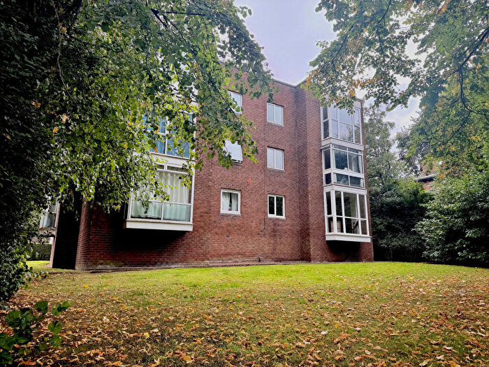 3 Bedroom Flat For Sale In Gower Street, Glasgow, G41