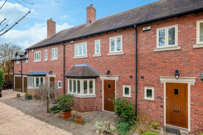 3 Bedroom Terraced House For Sale In Masons Close, Wilmcote, CV37