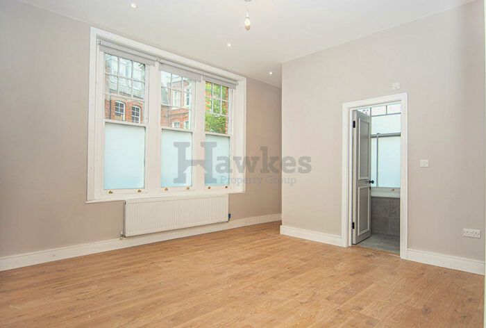 2 Bedroom Ground Flat To Rent In Harvey Road, London, N8