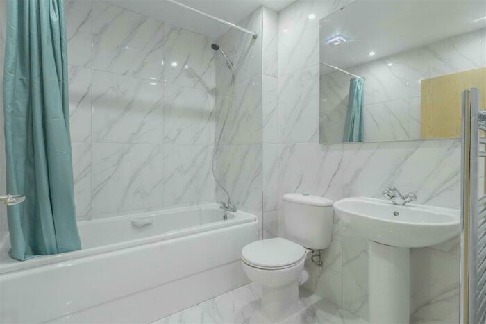 2 Bedroom Apartment To Rent In Caister Hall, Conisbrough Keep, Coventry, CV1